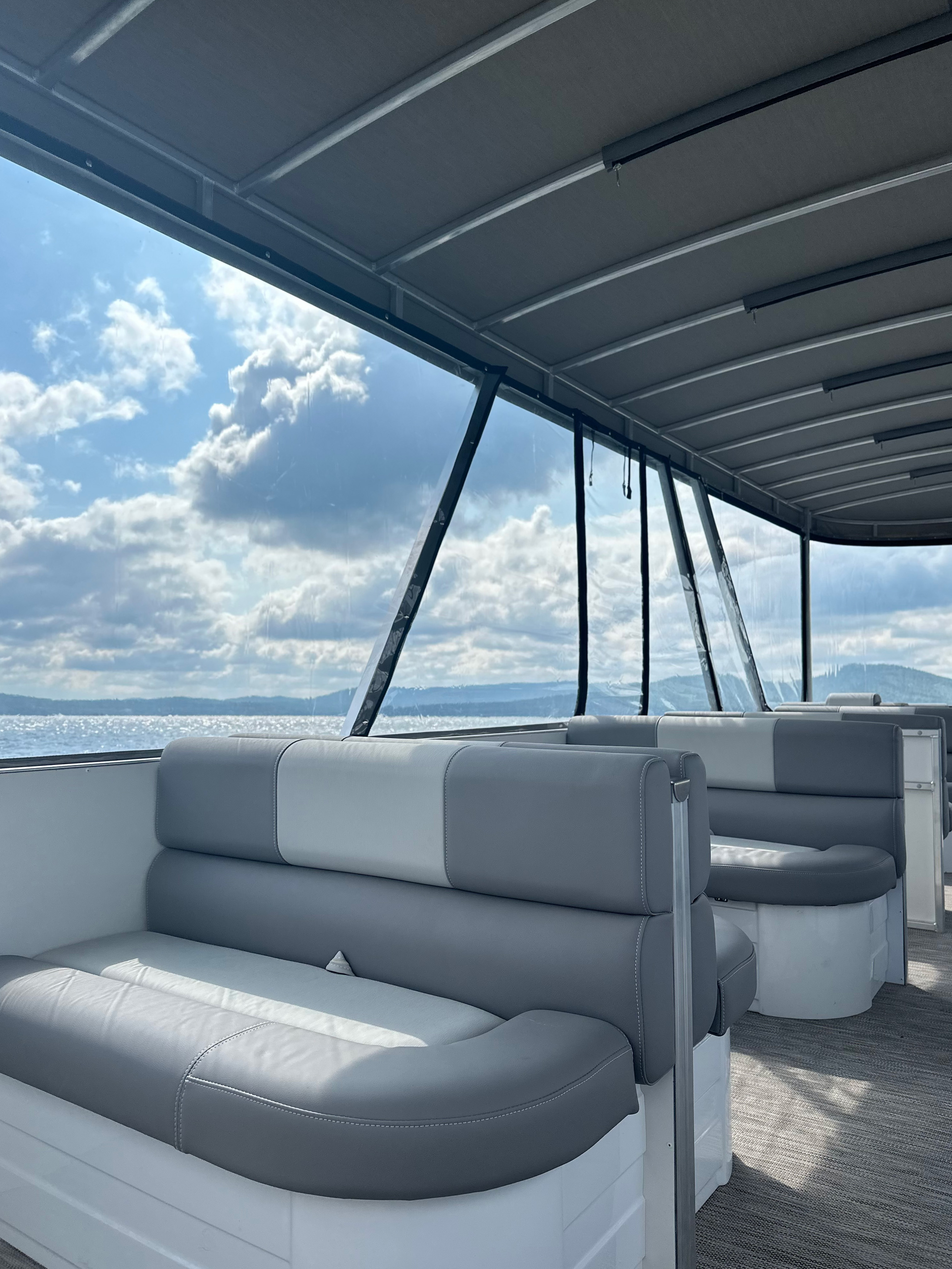 Салон электрического корабля  Jpg